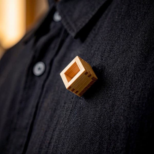 枡バッジ(MASU BADGE) — ミニチュア枡のピンバッジ
